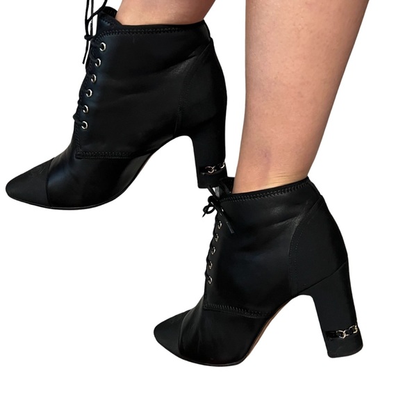 Chanel black leather cc logo chain lace up boots - Picture 3 of 16